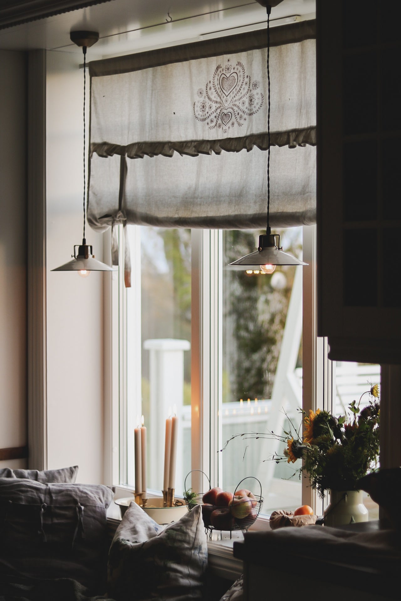 Herbert Pendant Lamp | White