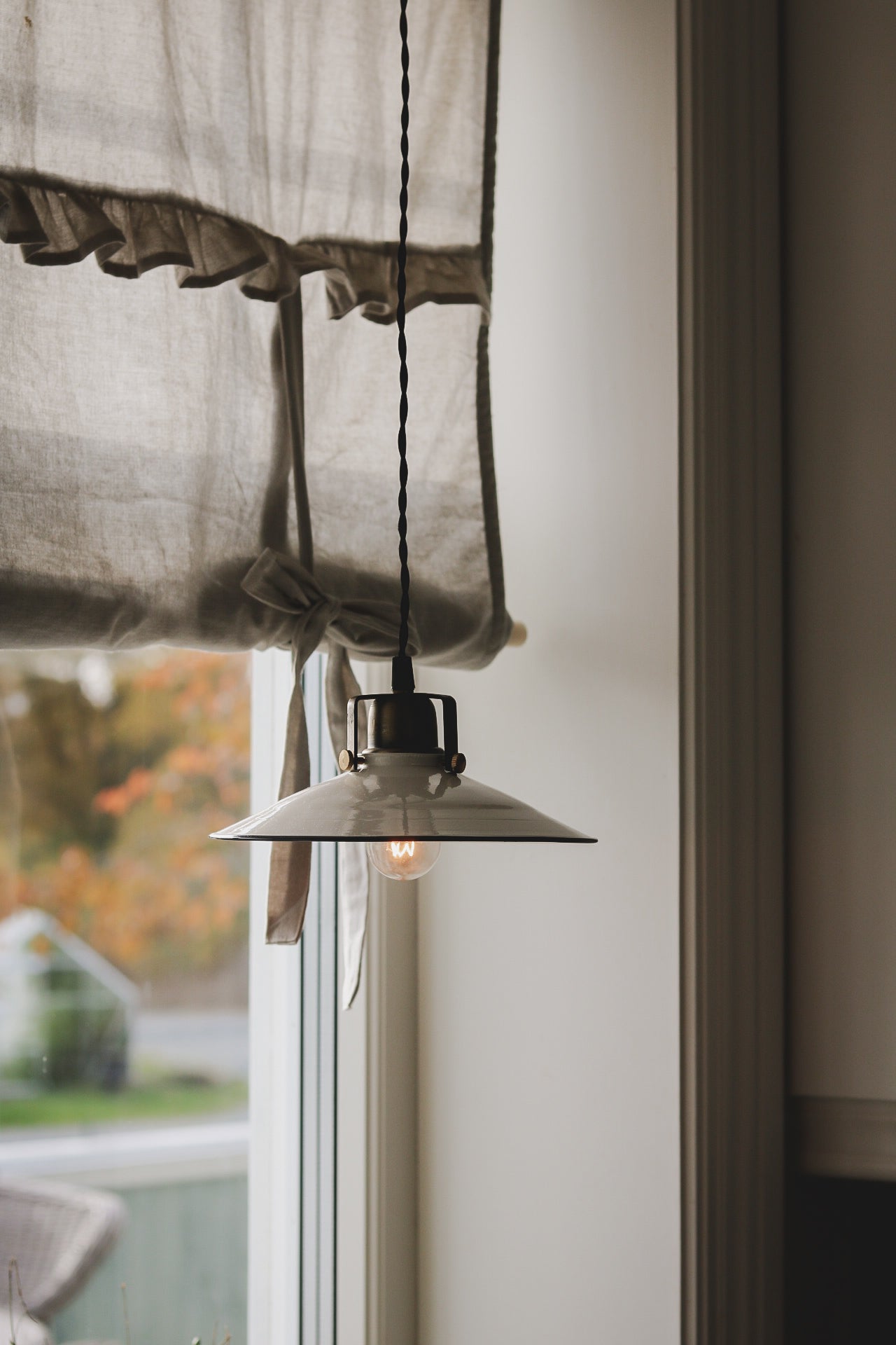 Herbert Pendant Lamp | White