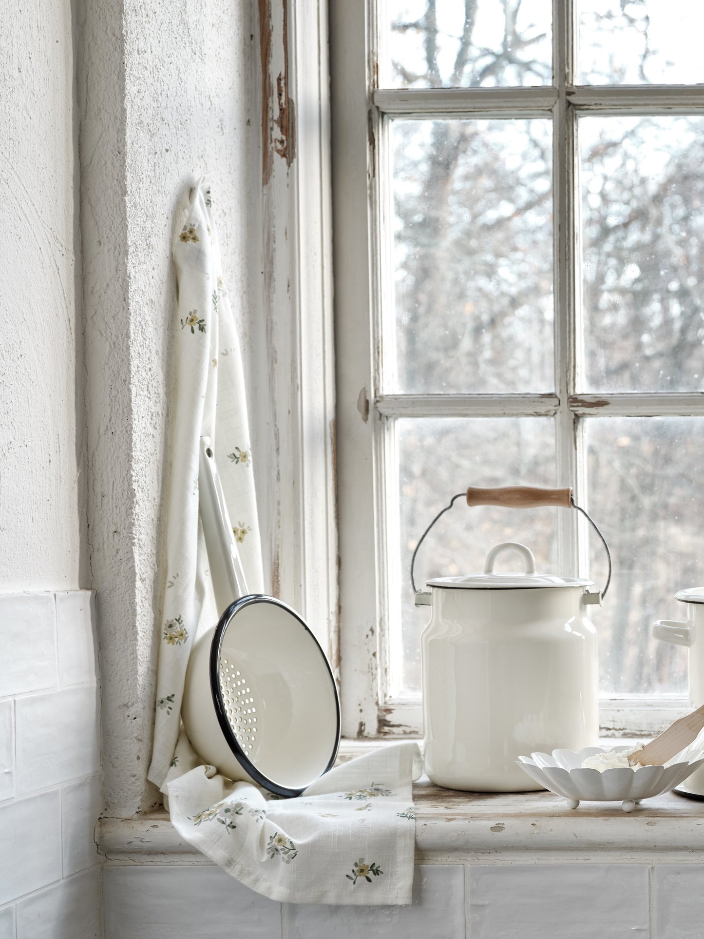 Strömshaga Emil's Enamel Colander | Off-White 19cm